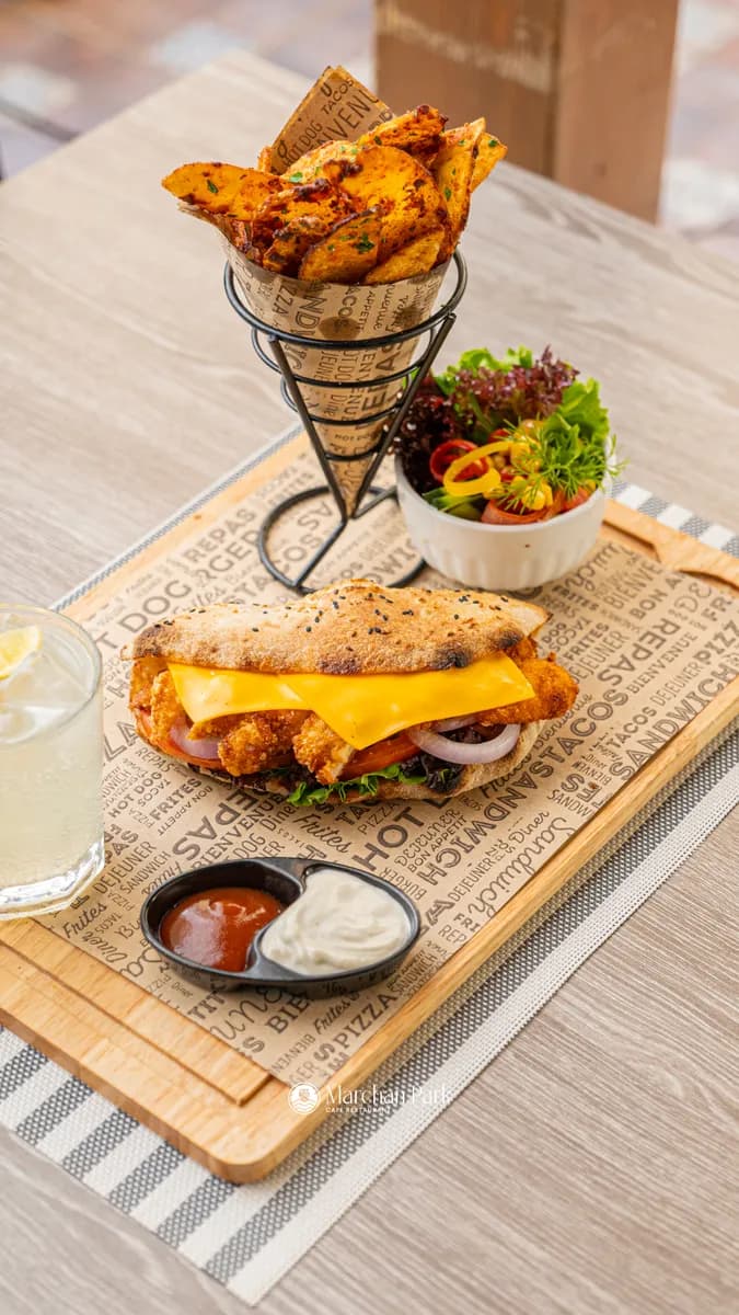 Le Crousti Poulet — Marchan Park, Tanger